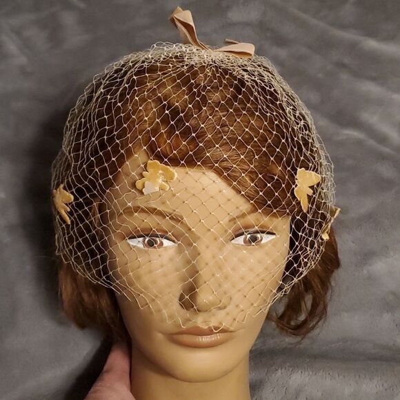 Vintage veil and net butterfly hat - Picture 1 of 5